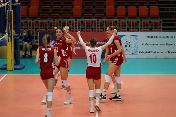 Despite the challenge from Slovakia, Poland remains undefeated at the #EuroVolleyU19W