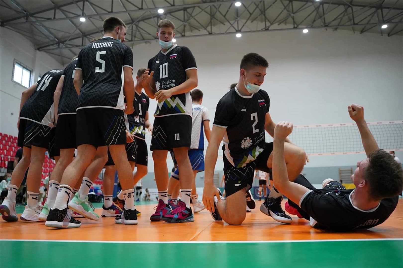 Slovenia and Russia extend winning streak at #EuroVolleyU17M