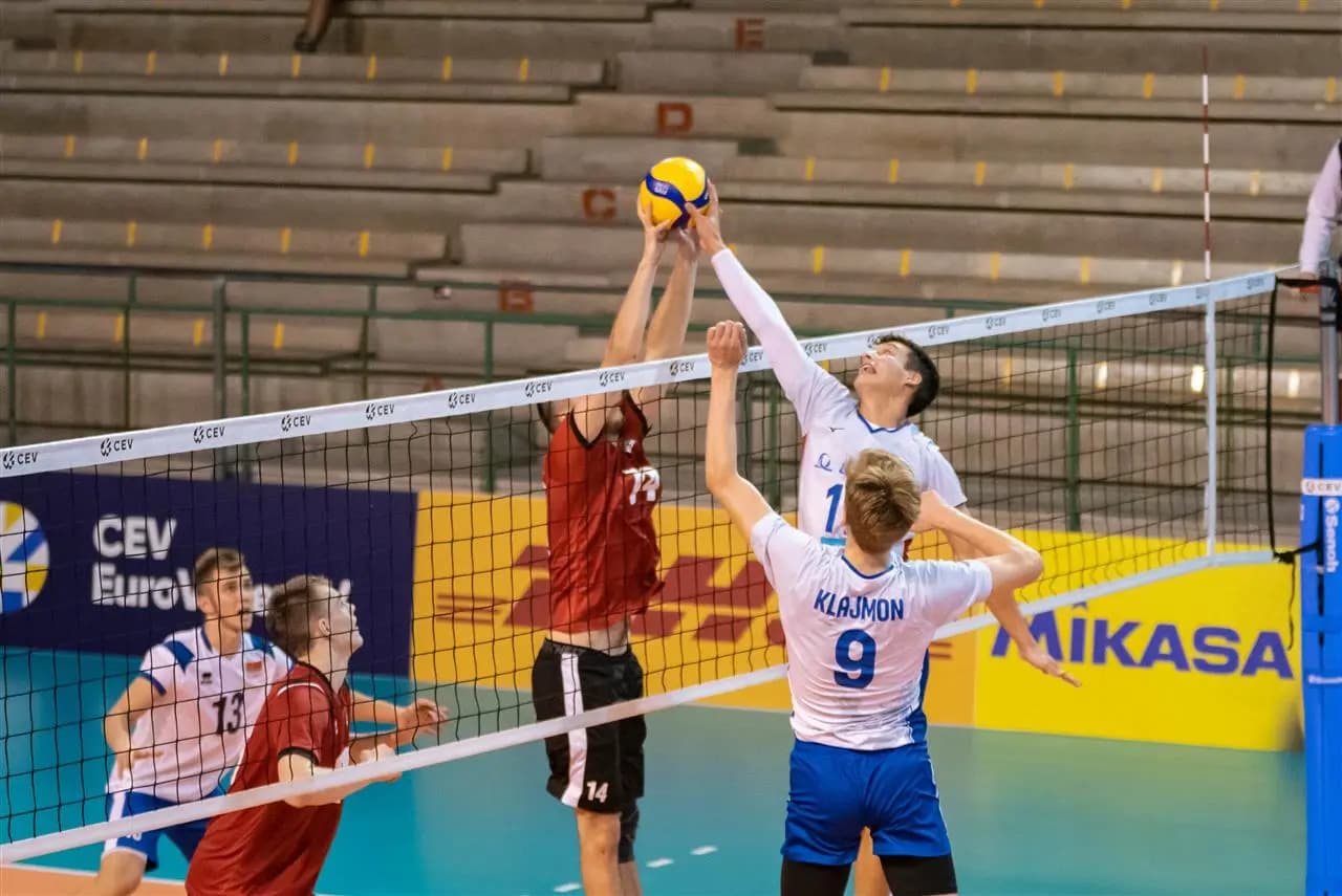 With a solid win, the Czech Republic remain in play for the #EuroVolleyU18M semifinals