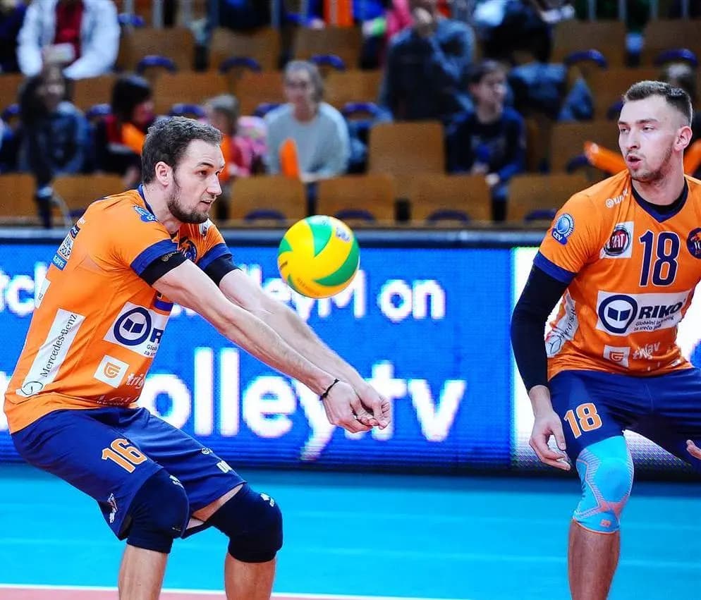 Slovenia and Austria to Final Four