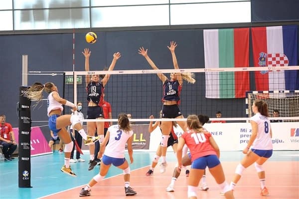 The opening games of #EuroVolleyU19W in Osijek (Cro) and Zenica (BiH)