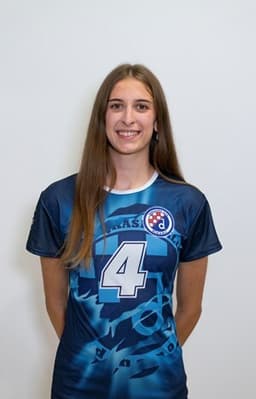 Laura KESAR
