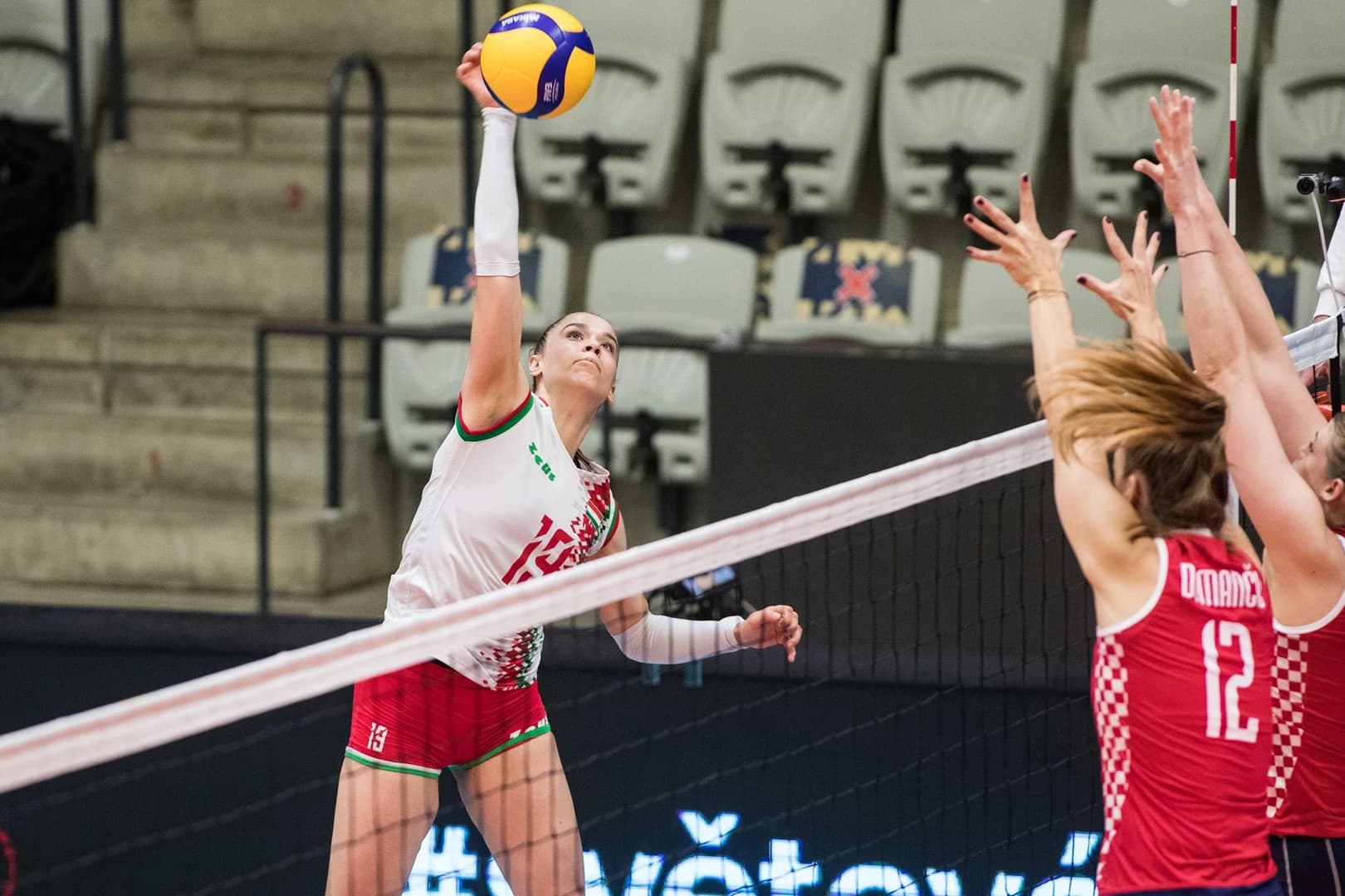 Croatia, Hungary and Slovakia in important clashes to determine the standings in Golden #EuroLeagueW