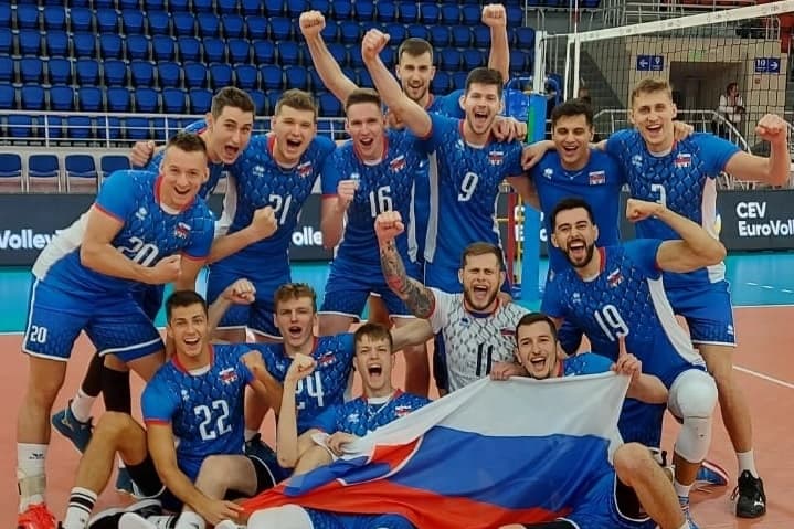 Slovakia with a good start in the Golden #EuroLeagueM