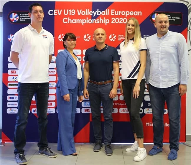 All set and ready in Osijek for #EuroVolleyU19W