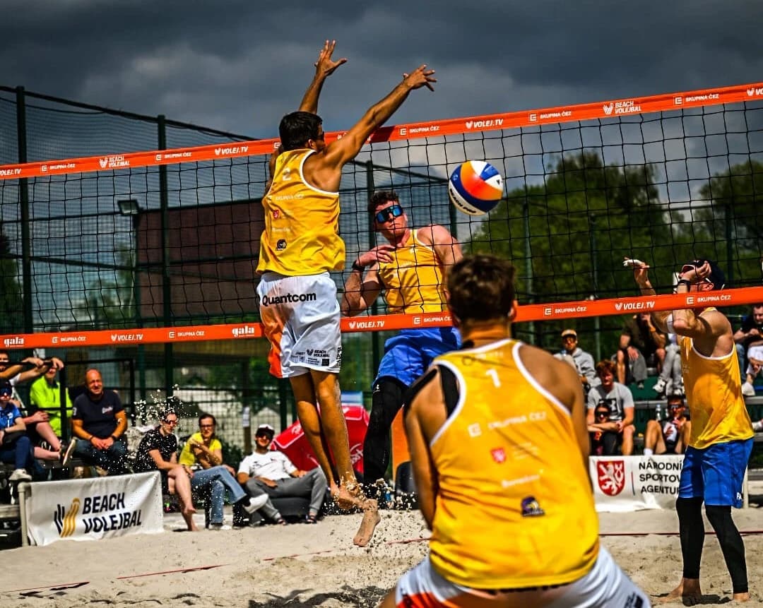 Knockout Stage Delivers Thrillers as Semifinalists Emerge in Benešov