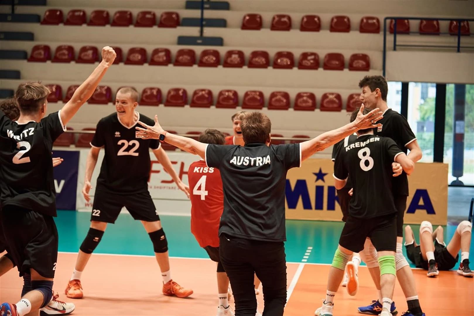 Newcomers Austria records sensational victory at #EuroVolleyU17M