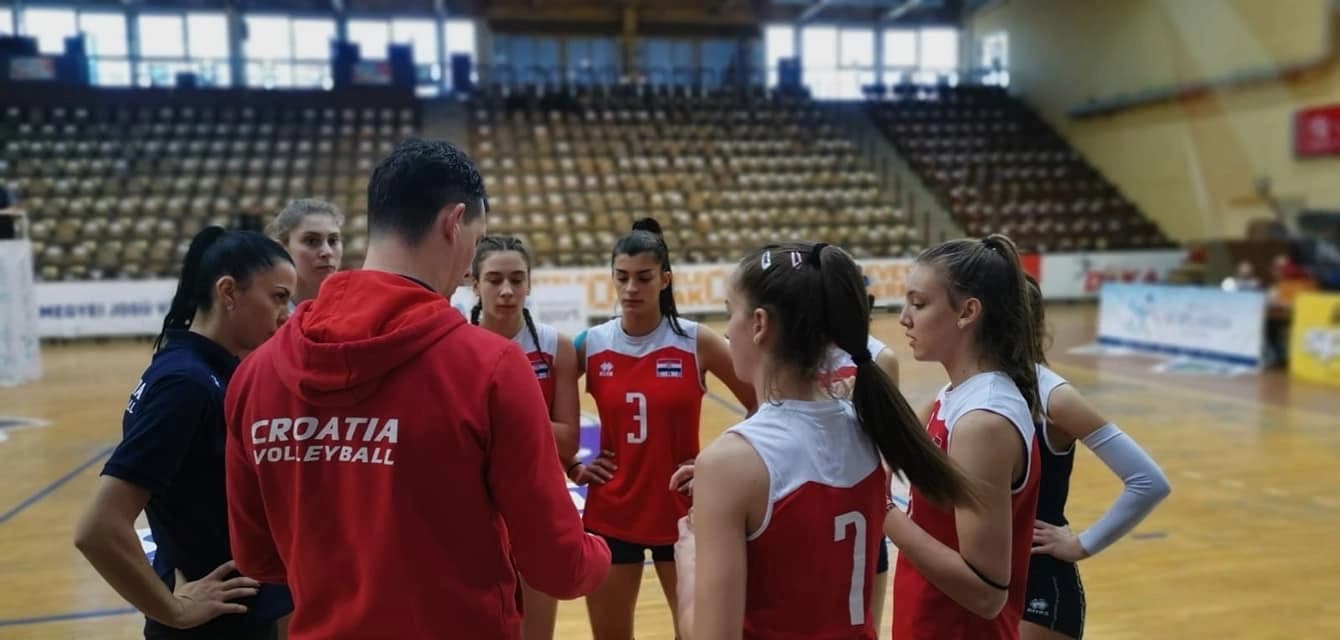Croatian Women in the lead after day 2
