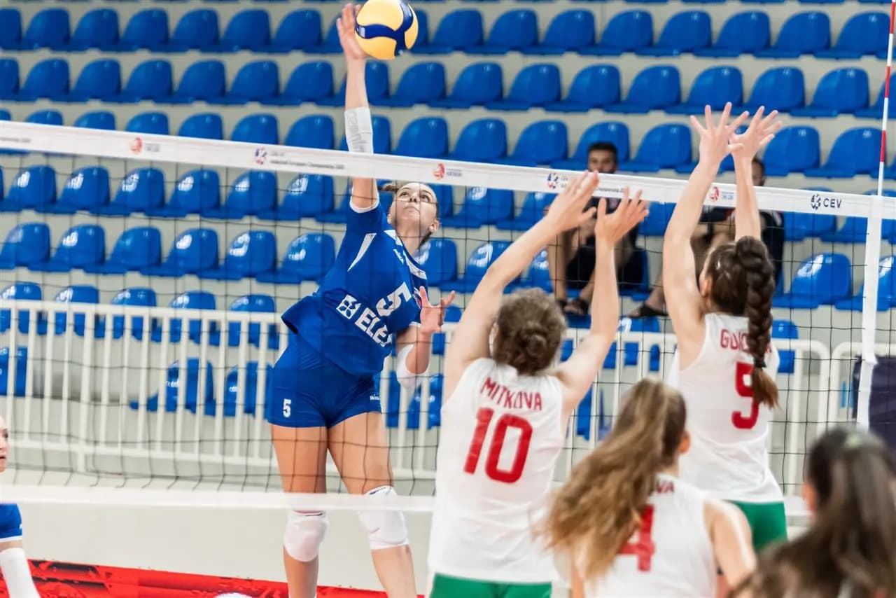 Slovakia & Slovenia already qualified for the top 8 at #EuroVolleyU17W