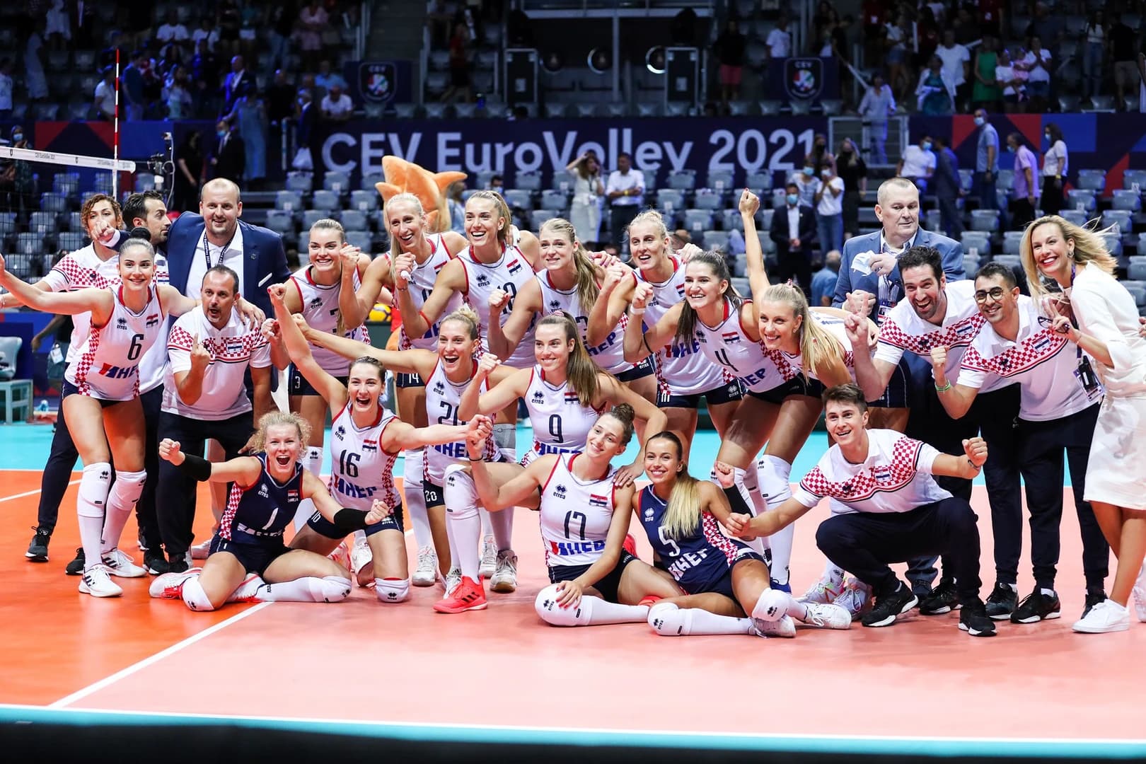 Double reason to celebrate for Croatia after the #EuroVolleyW opener in Zadar