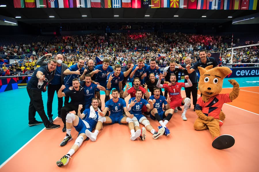 Czechs stun French to face Slovenia in quarters