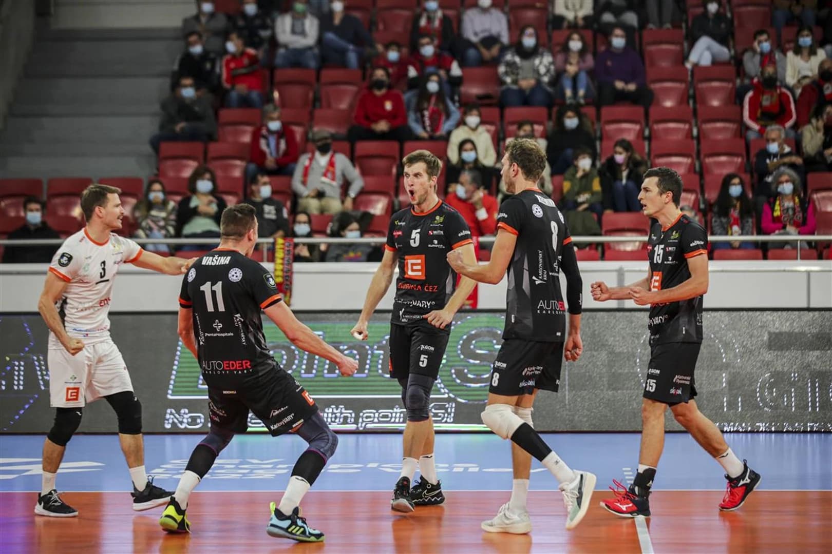 Czech champions celebrate tiebreak win in Lisbon