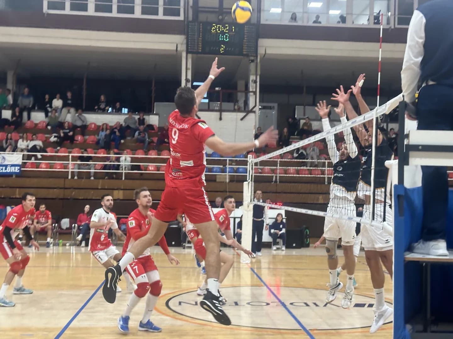 Hosts start on a high with a confident win in Székesfehérvár