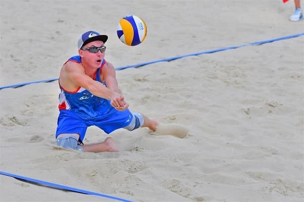 Czech teams shine on second day of #EuroBeachVolleyU20 in Brno