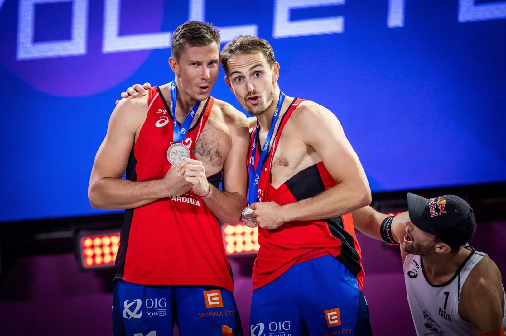 Perusic & Schweiner take silver at the World Tour Finals